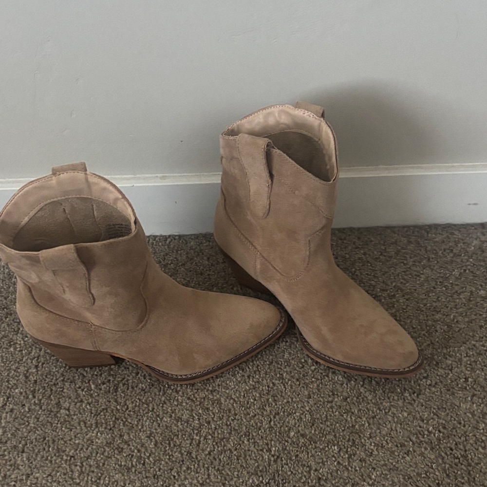 BRAND NEW - Very G Light Brown Ankle Booties